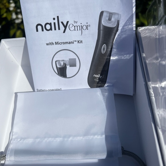 Emjoi Naily Buffing and Trimming Device Gift Set Pink Leopard Print color NIB - Picture 7 of 7